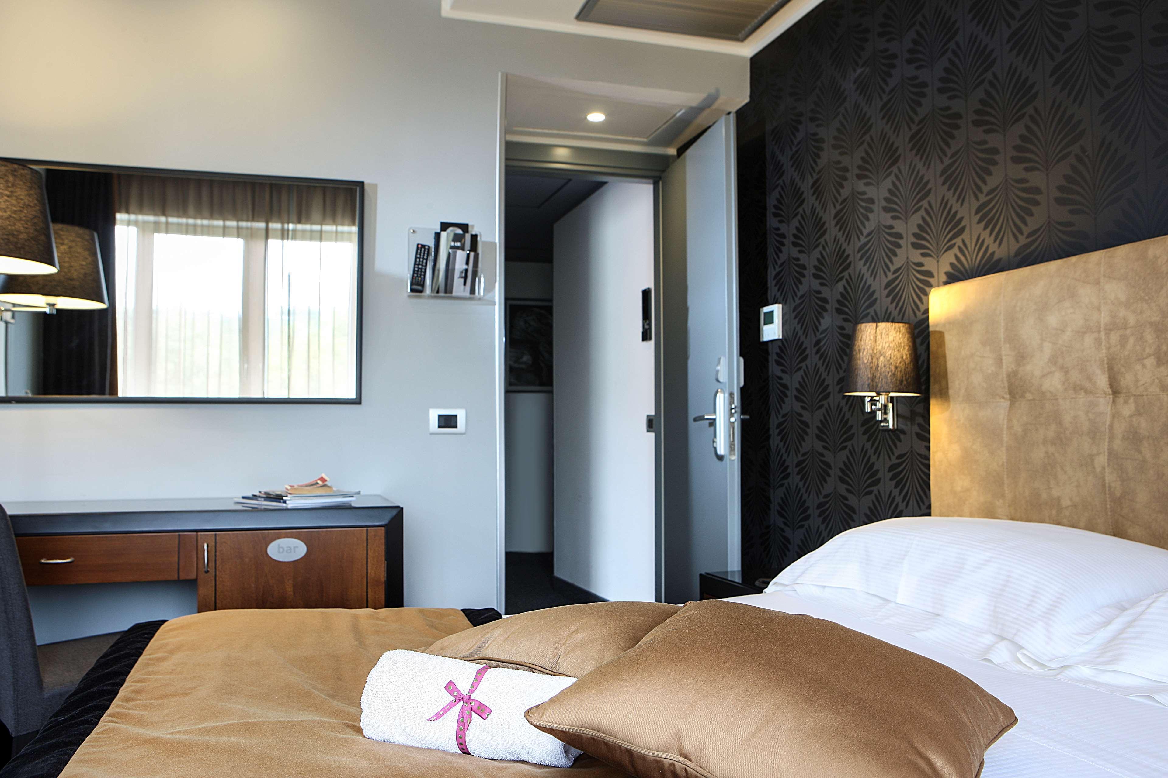 Best Western Plus Scottsdale Thunderbird Suites Ngoại thất bức ảnh
