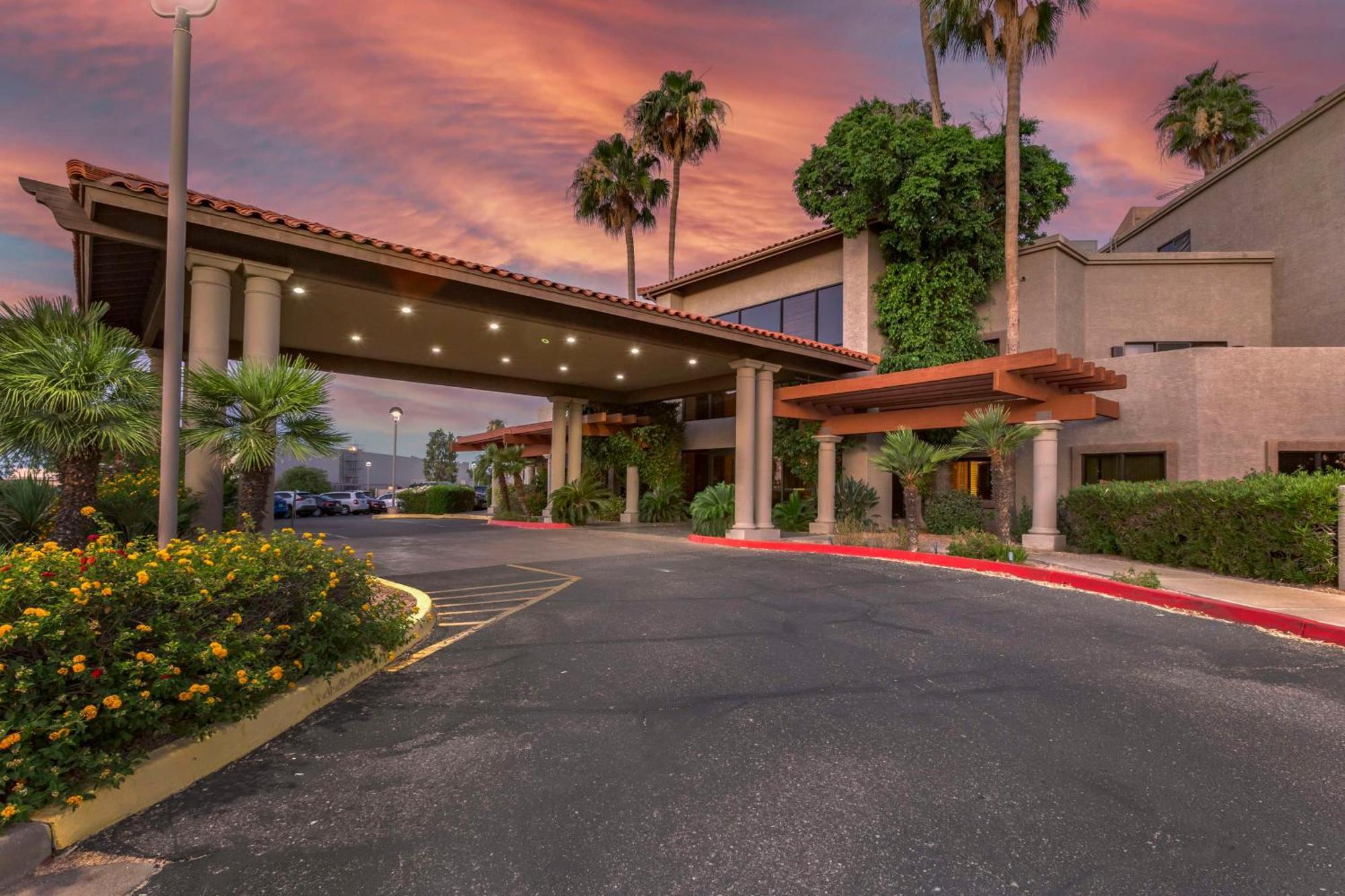 Best Western Plus Scottsdale Thunderbird Suites Ngoại thất bức ảnh