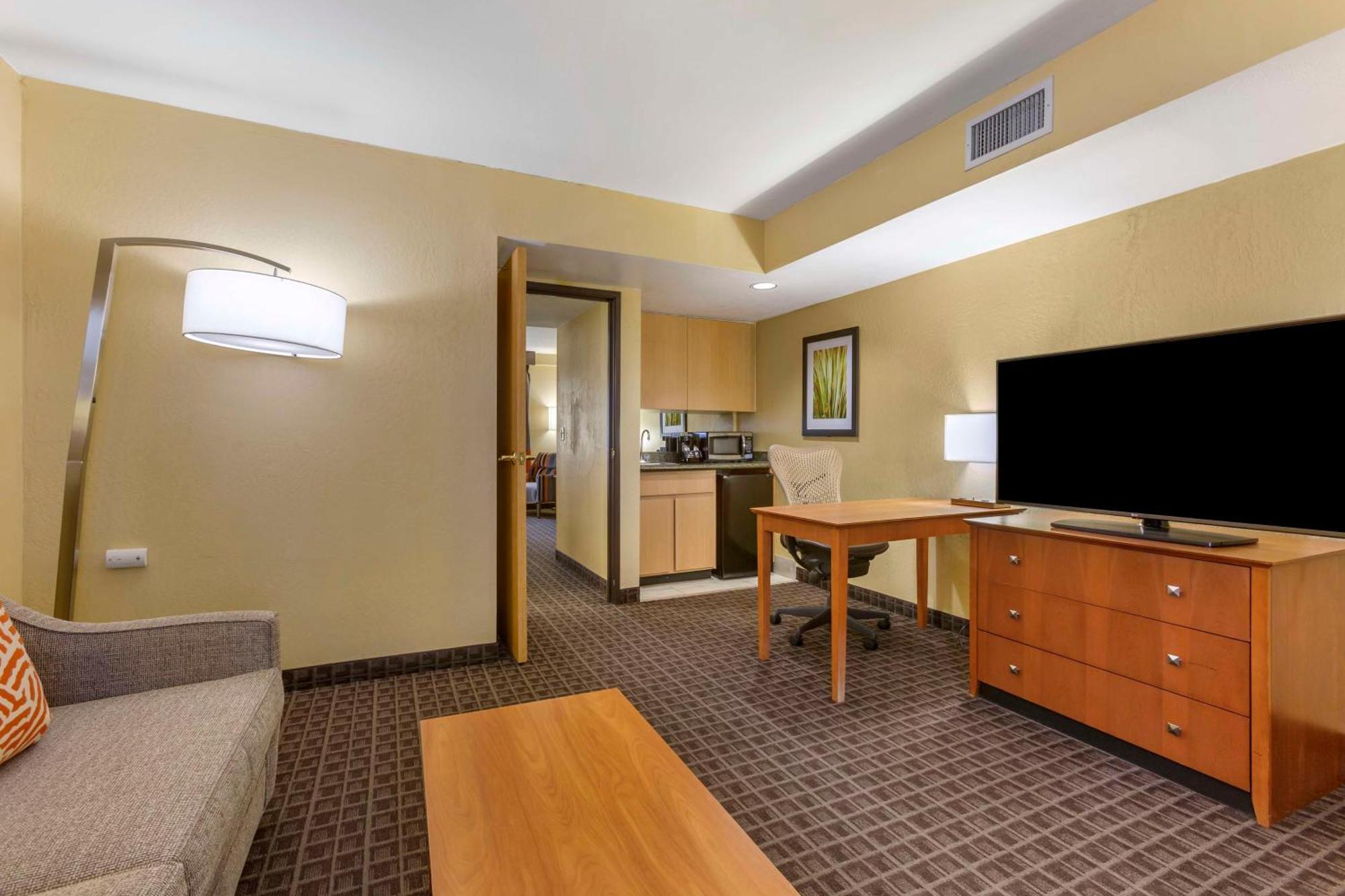 Best Western Plus Scottsdale Thunderbird Suites Ngoại thất bức ảnh
