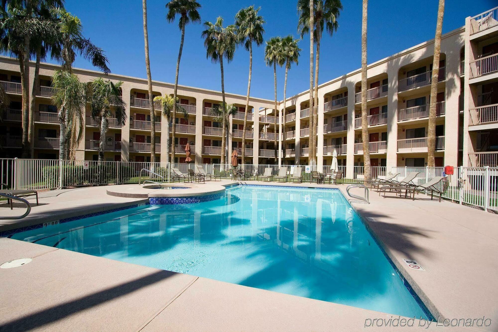 Best Western Plus Scottsdale Thunderbird Suites Ngoại thất bức ảnh